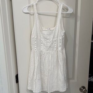 White Sleeveless Dress